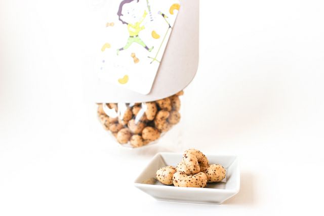 黒こしょうカシュースタンドパッケージ